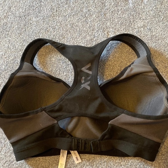 Sports bra - Picture 2 of 2